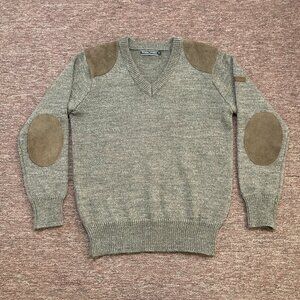 WoolOvers Men's Small Grey Wool Sweater V Neck Jumper With Leather Suede Patches